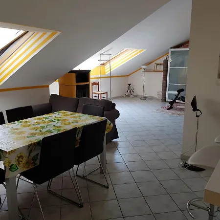 Chez Panda: Ampia E Luminosa Mansarda - Open Space Apartment *