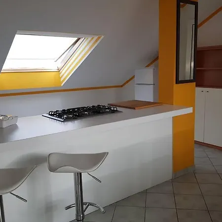 Apartment Chez Panda: Ampia E Luminosa Mansarda - Open Space